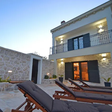 Holiday Castello Coza *